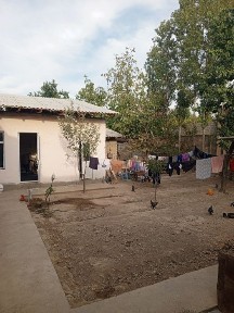 Uy sotiladi uchastka