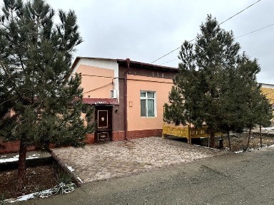 Намунали уй сотилади