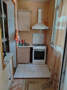 Продаётся Чиланзар 9 3комнатная. Балкон 1,5 *6.