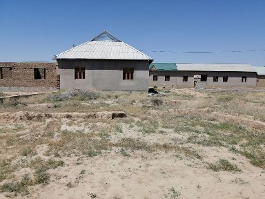 4 хонали уй тўлиқ битмаган срочно сотилади. Огород 6 сотих.