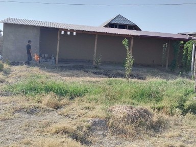 Временка уй сотилади