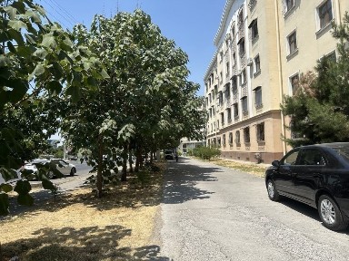 Срочно продается квартира 4/1/5 под не жилое первая линия Сагбан