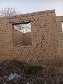 Hovli uy sotiladi