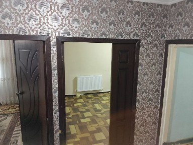 Bekobod shaxar 12 mkr da kvartira sotiladi