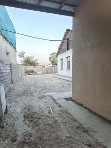 Продаётся двор с магазинами
