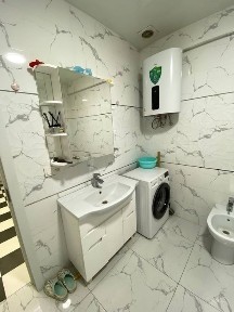 Chilonzor farhod bozor yaqin kvartira bor