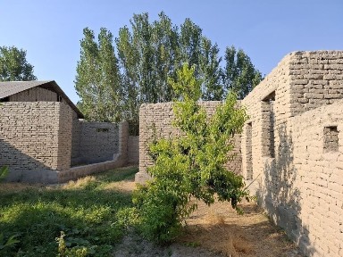Uchastka sotiladi srochna