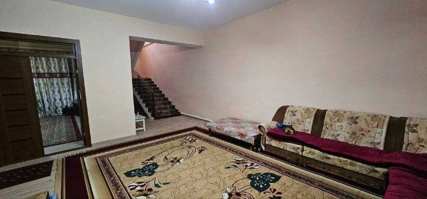 Ховли уй. Коттедж сотилади