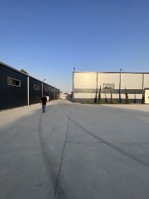 Продам 80 сотик территория с 3800 м2 помешения