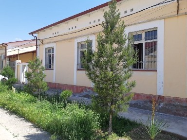 Котедж сотилади 600кв. м