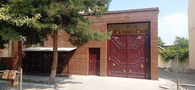 Фаргонада икки каватли 11 хонали уй сотилади\ Продается дом в Фергане