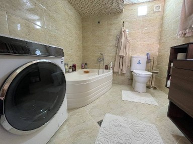 срочно сдаётся Евродом буз базар улица Сайрам 2-сот можно офис садик