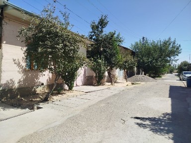Uy sotiladi Qibray tumani Mustaqillik maxalla
