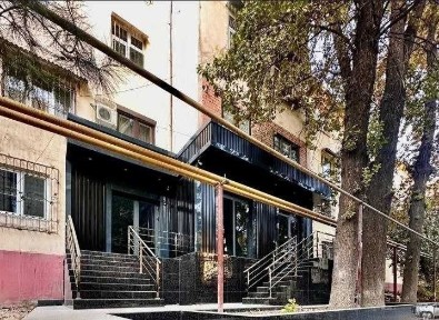 Срочно! Продам под Офис 2х комнат Шараф Рашидов ор: Монумент Мужество