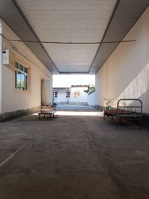 Интернатда ховли уй сотилади