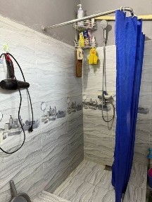 Srochno Sirdaryo tuman 3 xona Kamariston yangi uylarda Uy sotiladi