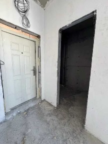 Dom sotiladi karobka xolatida