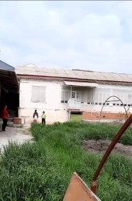 Китоб шахри ховли сотилади