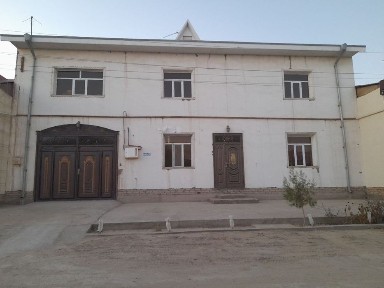 Икки каватли бино сотилади хамма жихозлари билан