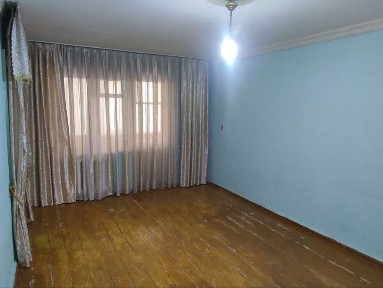 Сручна уй сотилади Хоналар сони 2 та Каватлиги 2- кават Балкон 2х6