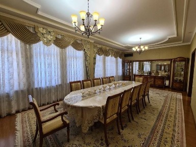 Nikitina ko‘chasida 3 qavatli uy sotiladi
