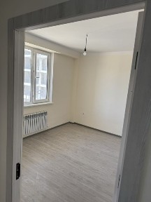 Uy sotiladi yangi bozor oldida xamma sharoitlar mavjud 70 market yoni