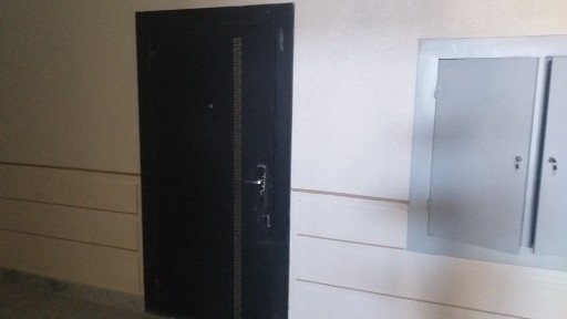 14 mkr dan 1 xonalik karopka uy sotiladi 3 qavatda joylashgan