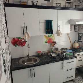 Квартира сотилади 1 хонали 4 етажли домни 1-етажида лучевой ахмад чиз