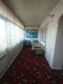 Андижон Шахар Чоргузар Махалласида якка домда 3хонали квартира сотилад