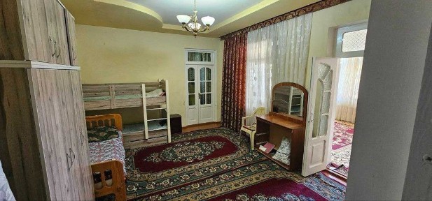 Срочно Бодомзор кучада уй сотилади.