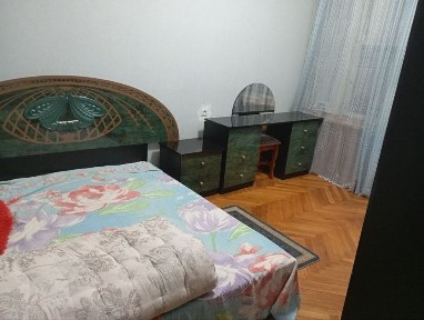 Четырех комнатная квартира Юнусабадский район.