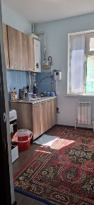 Obodda 1 etaj 3 xonali uy sotiladi xamma sharoiti bor padvali bor3×3