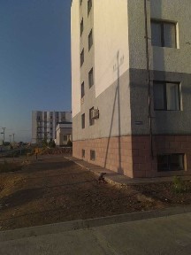 Obod borishda 3 xonalik kvartira sotiladi