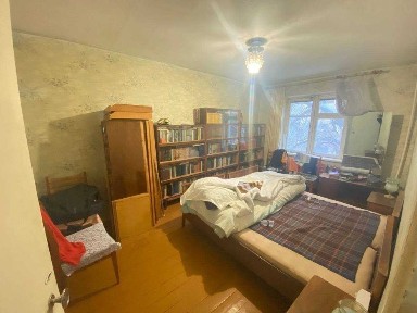 3-х комн возле метро Космонавты, МВД Корзинка. Без ремонта