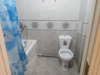 Goliston shaxar 2 mavzeda honadon sotiladi.