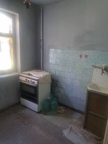 Зудлик билан 2 мик 17 домда 2 этаж 1 хоналик сотилади