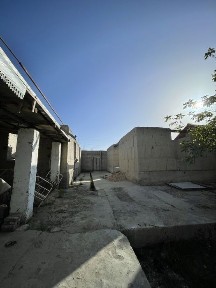 уч срочна сотилади