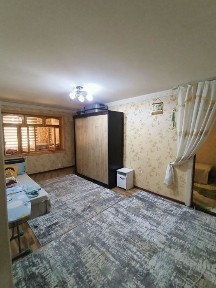 9-mikrorayon da 2 xonali uy srochna sotiladi bez makler!