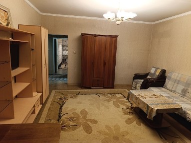 Юнусабад -10 3х комнатная квартира с обстановкой, семейным