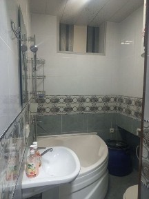 Dom sotiladi srochna 2-xonali