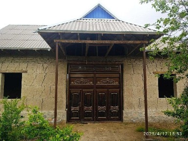 Ховли уй сотилади.