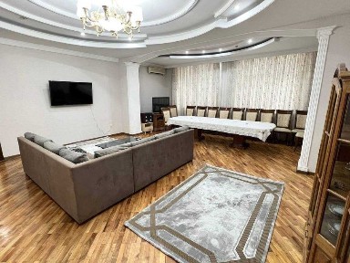 Сдается в аренду шикарная 3 комнатная квартира 137 мкв на метро Ойбек