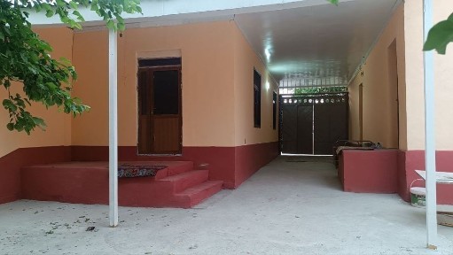 Асака Шахар ески 41-автобаза ичида