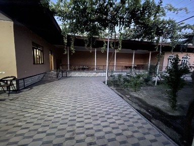 Uy sotiladi hama Sharoyiti bor srochna sotiladi