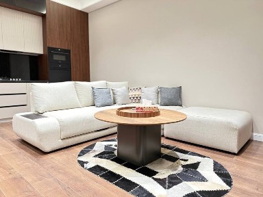 Жк Казахстан! Сдаётся 3 х комнатная квартира в центре!