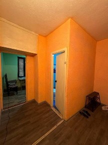 1 xonali kvartira sotiladi 2 etajda