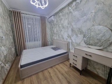 Юнусабад 13 квартал 1/2/8 студийная квартира семья