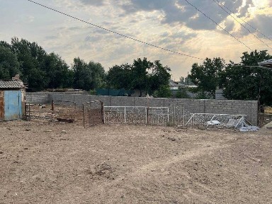 Dala hovli sotiladi (Chinoz tumanida)