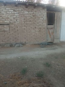 2ta 25 sotix Uchastka sotiladi.