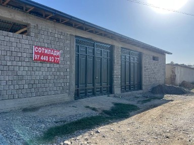 Jomboy sentrda uy sotiladi